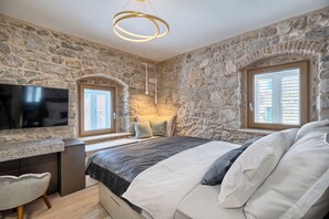 Deluxe Double Room, City View | In-room safe, laptop workspace, free WiFi - Magnolia Luxury Rooms (Split)