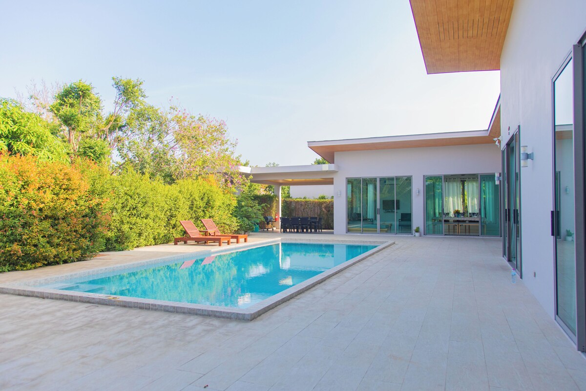 Twin Room with Pool Access