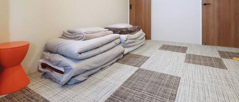 Basic Twin Room | Free WiFi, bed sheets