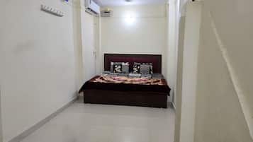 Family Quadruple Room, Balcony | Desk, laptop workspace, free WiFi