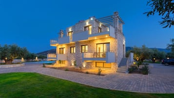 Vila | 6 quartos, escrivaninha, quartos à prova de som