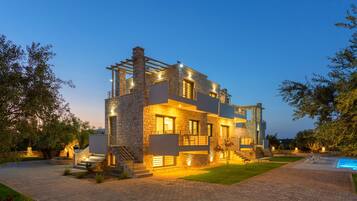 Villa | 6 bilik tidur, meja, kalis bunyi