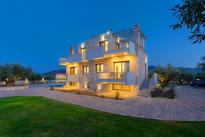 Villa | 6 chambres, bureau, systĂšme dâinsonorisation