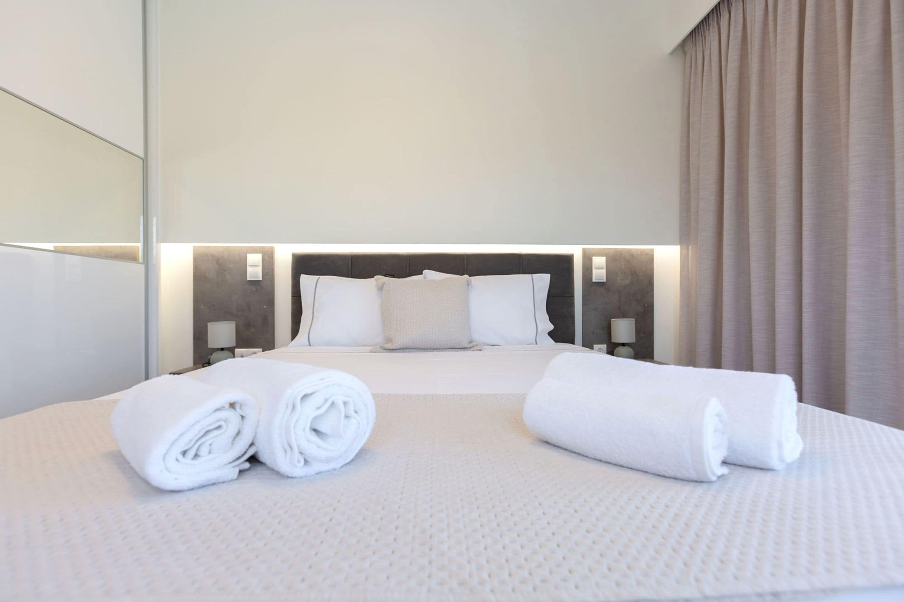 Villa | 6 Schlafzimmer, Schreibtisch, schallisolierte Zimmer