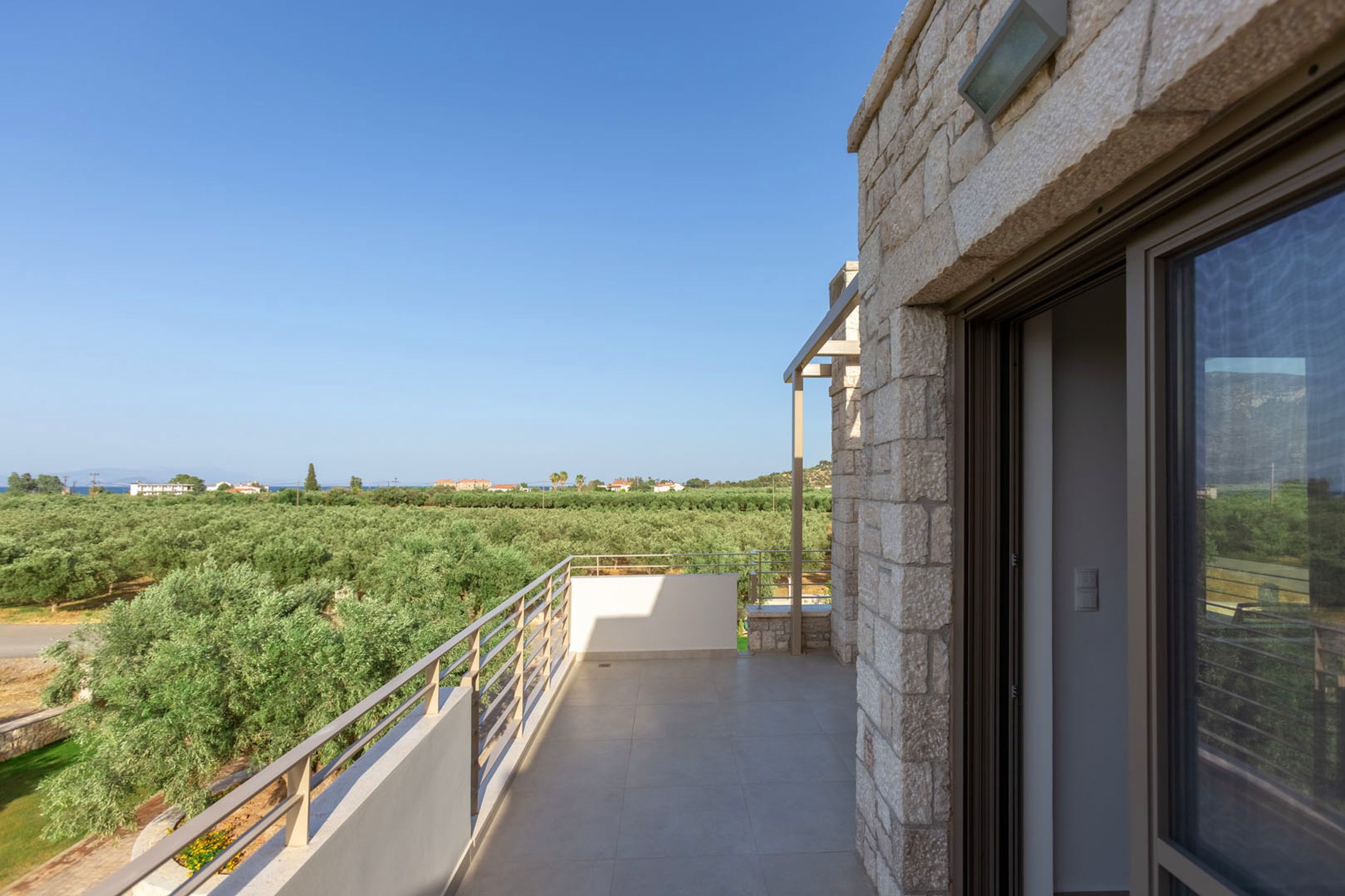 Biệt thự | 6 phòng ngủ, bàn, phòng cách âm 