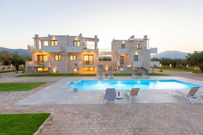 Villa | 6 bedrooms, desk, soundproofing