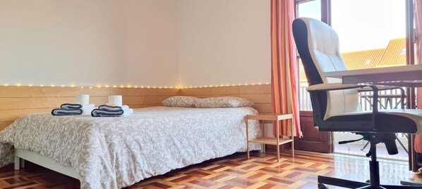 1 bedroom, desk, iron/ironing board, free WiFi
