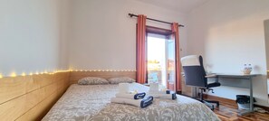 1 bedroom, desk, iron/ironing board, WiFi