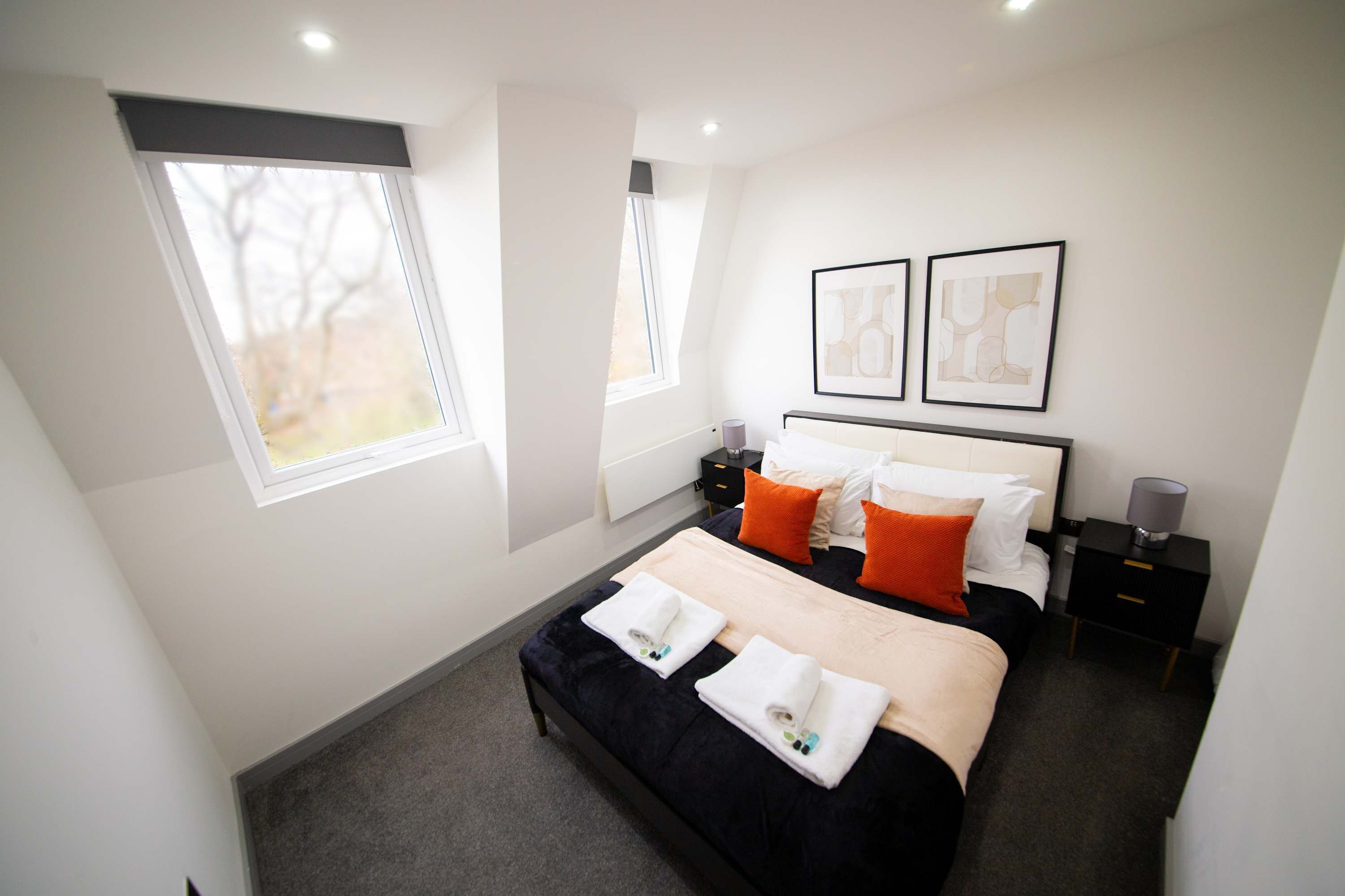2 bedrooms, desk, iron/ironing board, WiFi
