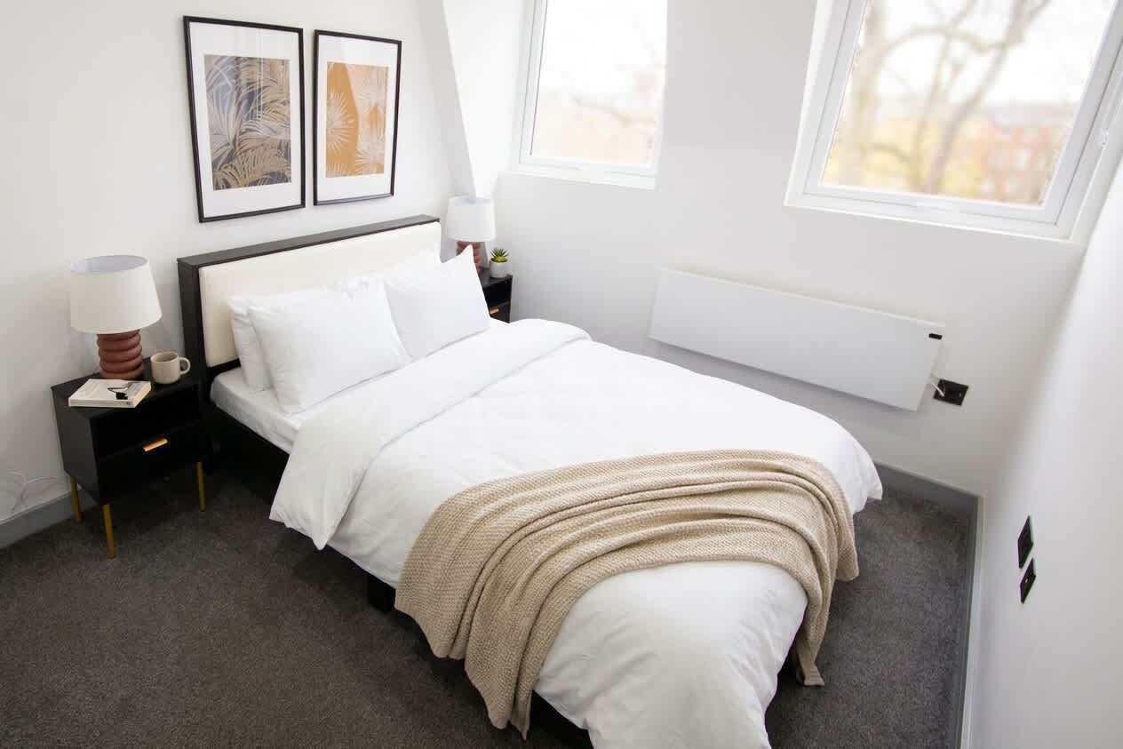 2 Schlafzimmer, Schreibtisch, Bügeleisen/Bügelbrett, WLAN