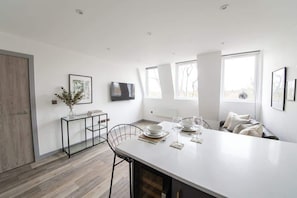 Interior - Stylish 2BR Apartment Near Preston City Centre (Preston)