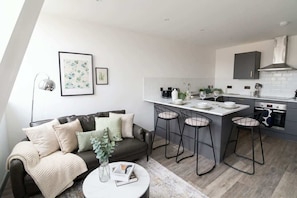 Interior - Stylish 2BR Apartment Near Preston City Centre (Preston)
