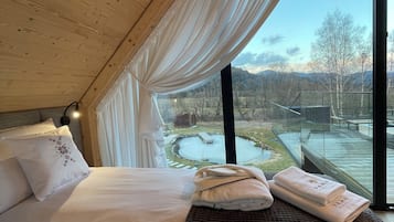 Chalet, 3 Bedrooms | 2 bedrooms, desk, laptop workspace, blackout drapes