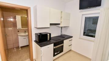 Køleskab, mikrobølgeovn, ovn, opvaskemaskine