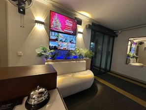 Reception - OTTO X Hotel (Ankara)