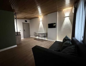 1 bedroom, laptop workspace, free WiFi, bed sheets