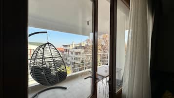 Habitación Business triple, 3 camas individuales, vistas a la ciudad | Vistas a la ciudad