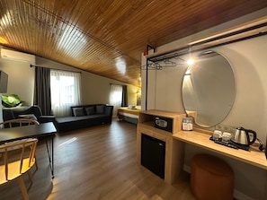Comfort Double Room | In-room safe, laptop workspace, soundproofing, iron/ironing board - OTTO X Hotel (Ankara)