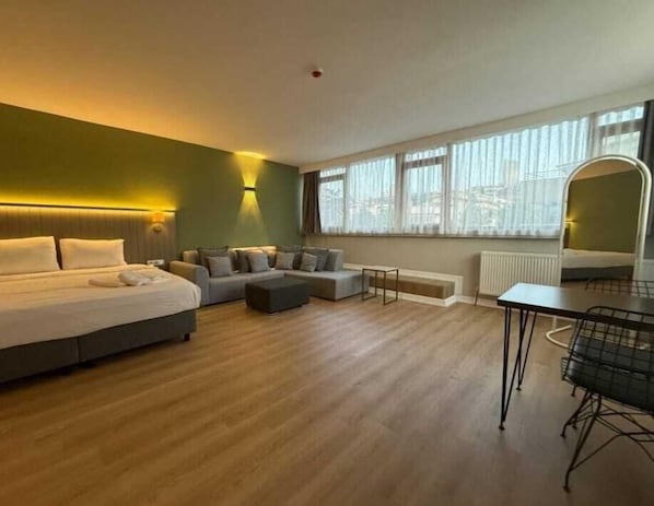 Premium Double Room | 1 bedroom, laptop workspace, free WiFi, bed sheets