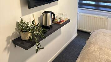 Basic Double Room | Individually decorated, individually furnished, laptop workspace