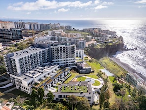 Exterior - Designer apartment with sea view, infinity pool & direct sea access (Funchal)