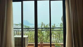 1 bedroom, blackout curtains, free WiFi