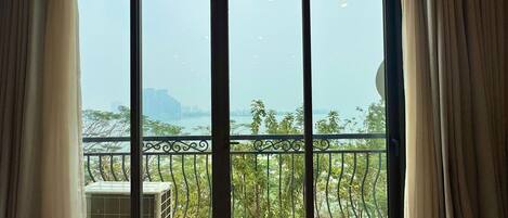 1 bedroom, blackout curtains, free WiFi