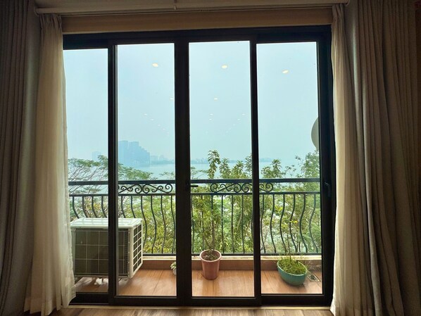 1 bedroom, blackout curtains, free WiFi