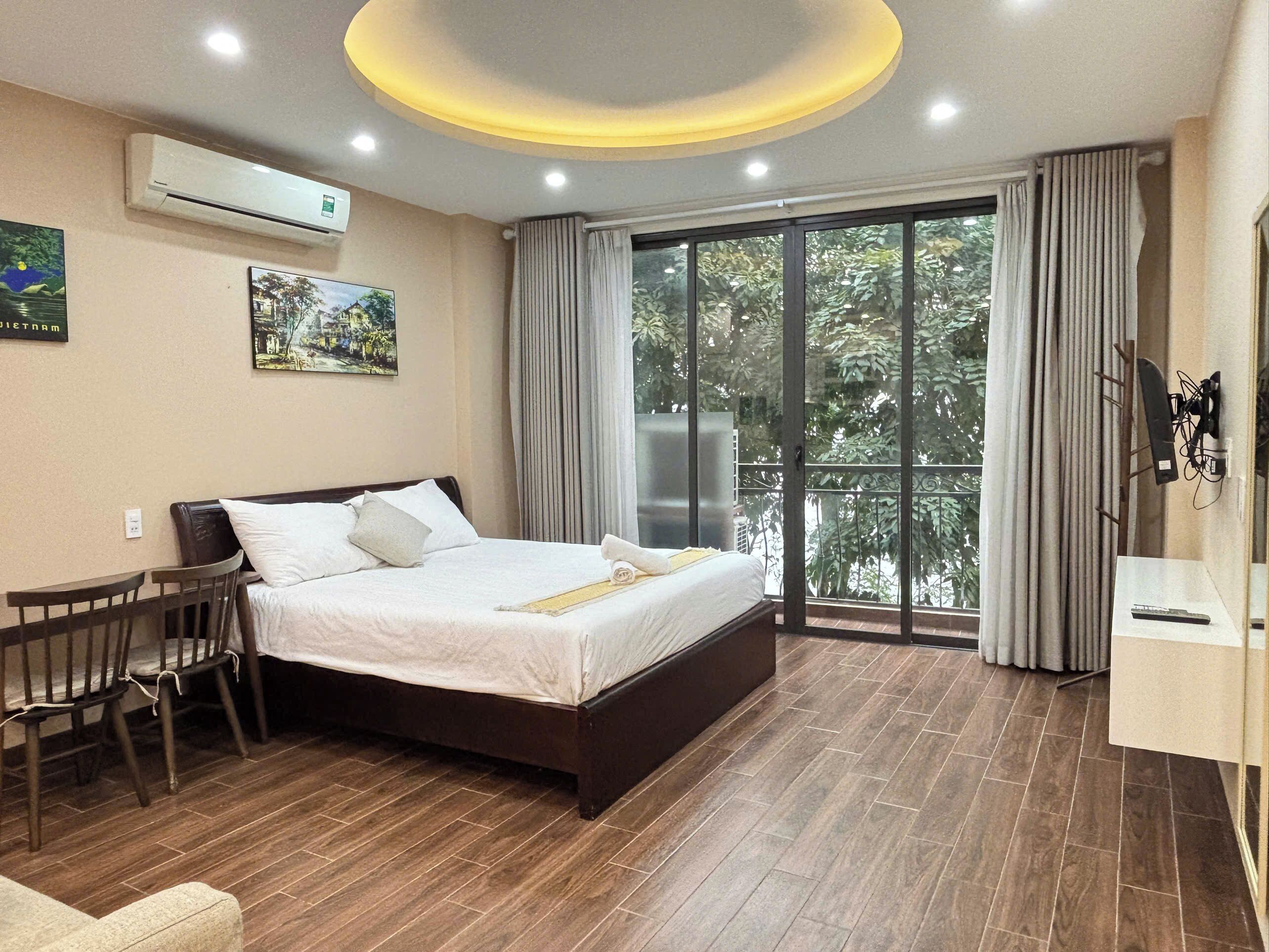 Panoramic Studio | 1 bedroom, individually decorated, individually furnished, desk