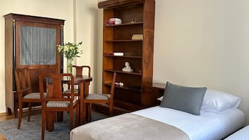 Apartment, Garden View | 1 bedroom, iron/ironing board, cribs (surcharge), WiFi (free)