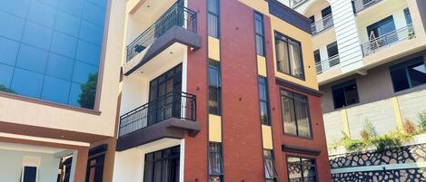 Façana frontal de l'allotjament