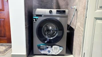 Comfort Apartment, Balcony, Garden View | Bathroom | Shower, free toiletries, towels, soap