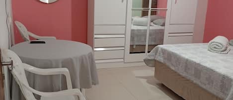 1 Schlafzimmer, WLAN, Bettwäsche