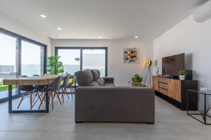 Smart-TV, Bücher, Computerbildschirme, Drucker