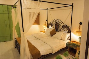 Quarto casal ou duplo, vista para a baía | Espaço de trabalho para notebook, Wi-Fi de cortesia
