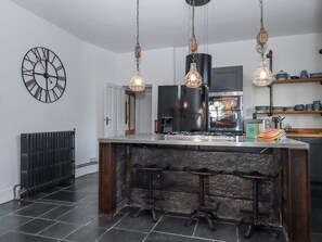 Køkkentøj/tallerkener/redskaber