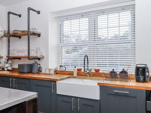 Cookware/dishes/utensils