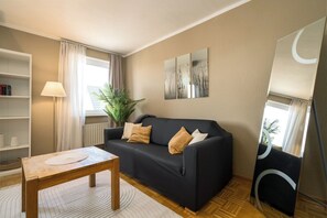 Télévision, livres, chaîne hi-fi