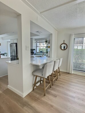 Fridge, microwave, dishwasher, coffee/tea maker - This is a newly renovated two bed / two bath condominium. (Sarasota)