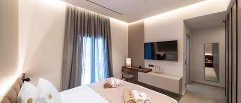 2 bedrooms, soundproofing, iron/ironing board, WiFi