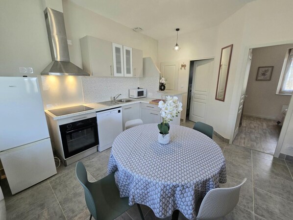 Fridge, microwave, oven, dishwasher