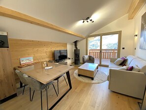 TV, fireplace - Beautiful 43m² Apartment in Méribel Mottaret with Parking and WIFI (Méribel)