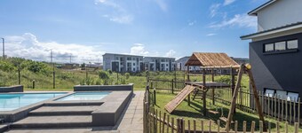 Stylish 2-Bed, Ballito l Balcony & Pool