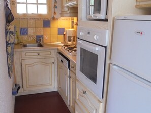 Fridge, microwave, dishwasher - Apartment for 5 ppl, pool, near beach (Argelès-sur-Mer)