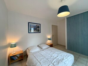 3 chambres, lit parapluie