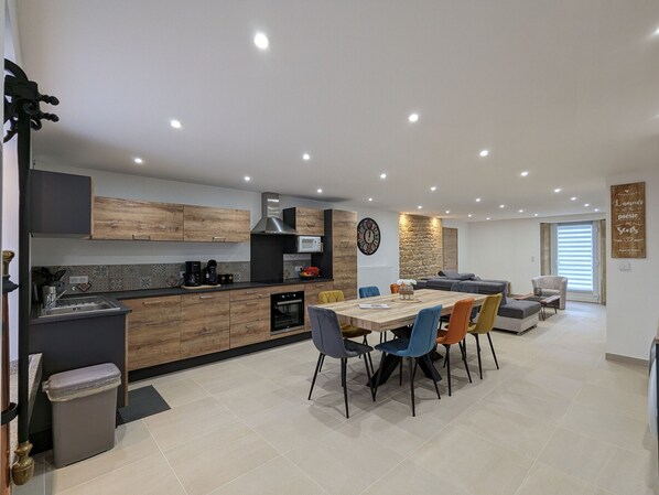 Fridge, microwave, dishwasher - Elegant cottage with garden, near Luxembourg, Nancy, Metz (Haucourt la Rigole (55))