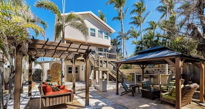 371 Park Ave - 4 Bed / 2 Bath - 2 Kitchens - Outdoor Kitchen - Sleeps 8 - Pet Friendly!