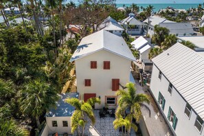 Exterior - 371 Park Ave - 4 Bed / 2 Bath - 2 Kitchens - Outdoor Kitchen - Sleeps 8 - Pet Friendly! (Boca Grande)
