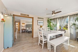 Dining - 371 Park Ave - 4 Bed / 2 Bath - 2 Kitchens - Outdoor Kitchen - Sleeps 8 - Pet Friendly! (Boca Grande)