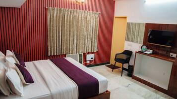 Bureau, espace de travail pour ordinateur portable, Wi-Fi gratuit